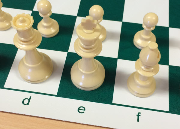 Square and pieces size for club chess set