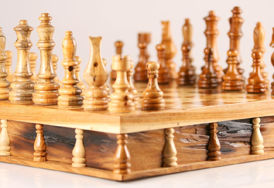 Senator Tree Chess Set