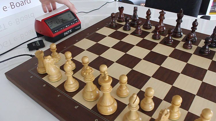 DGT Pi - Computador e relógio de xadrez